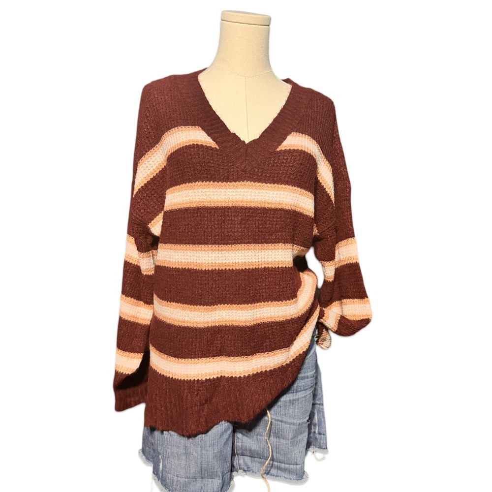 American Eagle Outfitters V-Neck Sweater - Brown and Cream